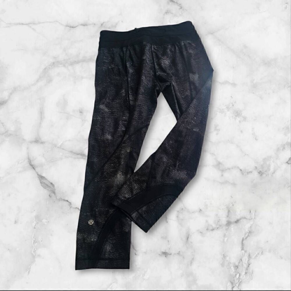 Lululemon Size 6 22" Black & Gray Leggings - Picture 2 of 2
